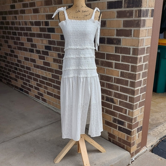 NWOT ASTR "Tessa" Cream Smock Top Midi Dress. - Picture 4 of 8